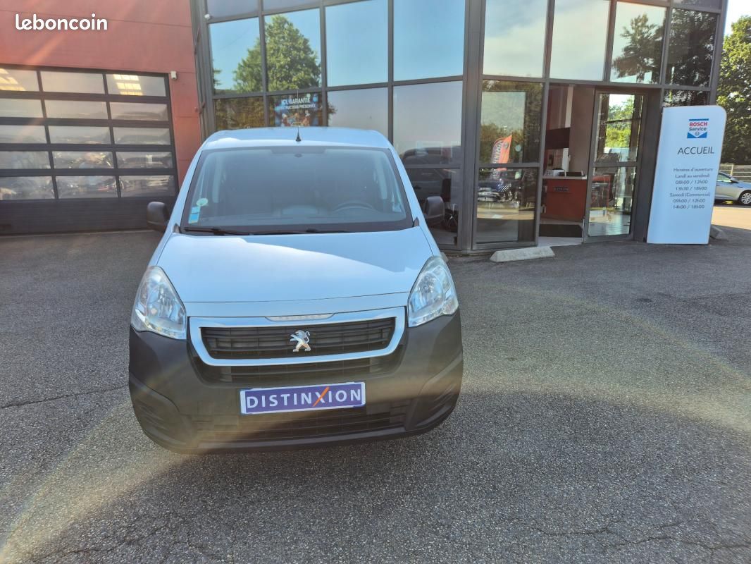 Peugeot Partner FOURGON STANDARD 1.6 BLUEHDI 100 S&S BVM5 PREMIUM (image 3)