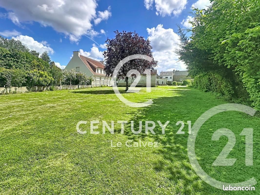 Terrain 800 m² Guingamp · 83 000 €