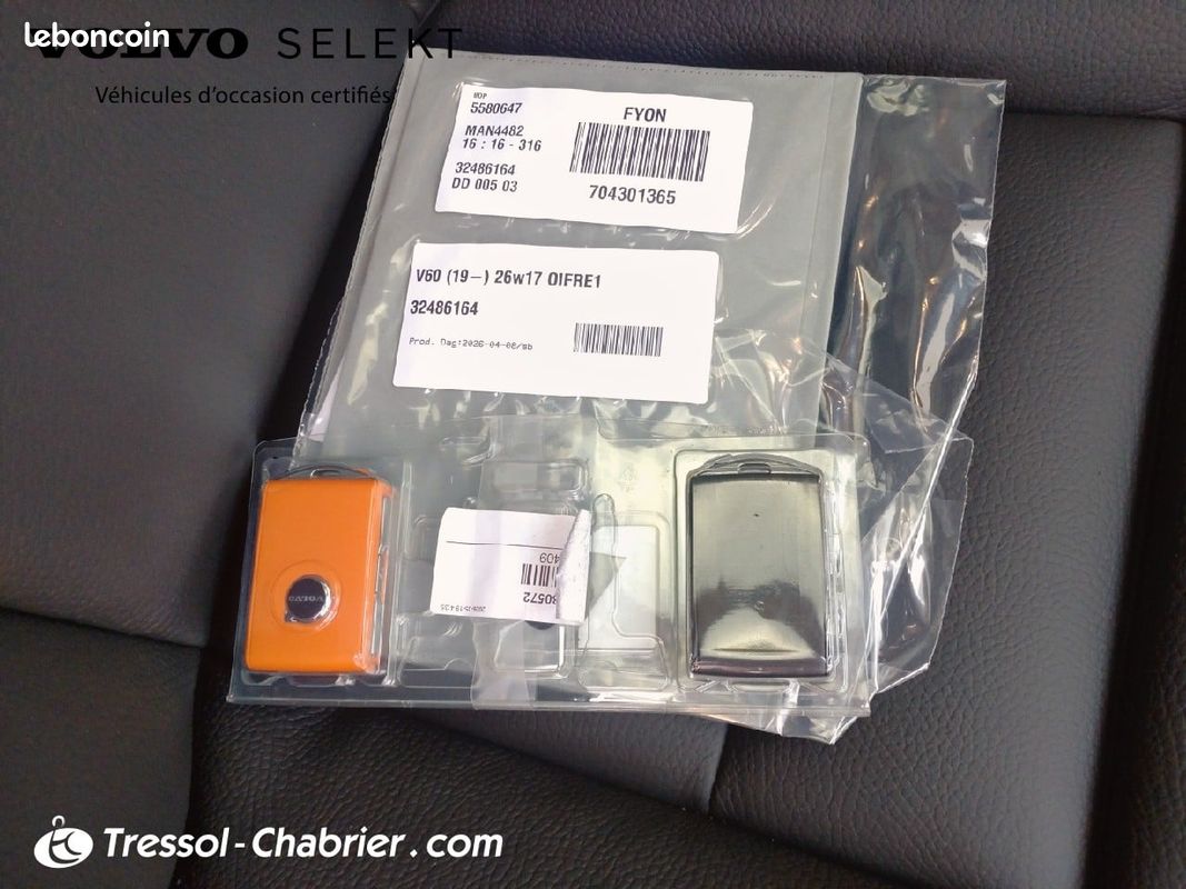 VOLVO V60 Micro hybride essence B4 197 ch DCT7 Ultra Style Dark (image 29)