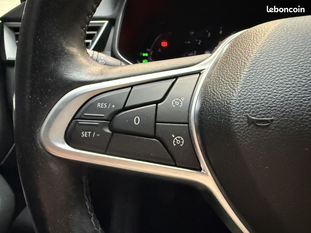 RENAULT CLIO 5 INTENS EDITION ONE 1.0l 100CH CAMERA 360 SIEGES ET VOLANT CHAUFFANTS CARPLAY BOSE GTIE 12 MOIS (image 28)