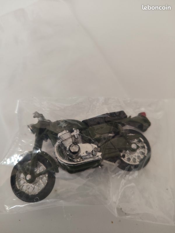 Jolie petite moto de collection (image 1)