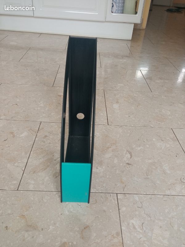 Porte-revues noir et vert (image 2)
