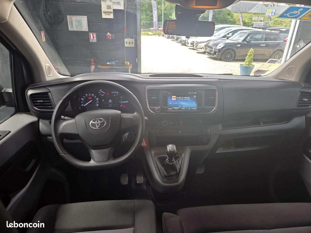 TOYOTA PROACE 1.5 120 D-4D - (RC22) Combi Long Dynamic / TVA Récupérable (image 17)