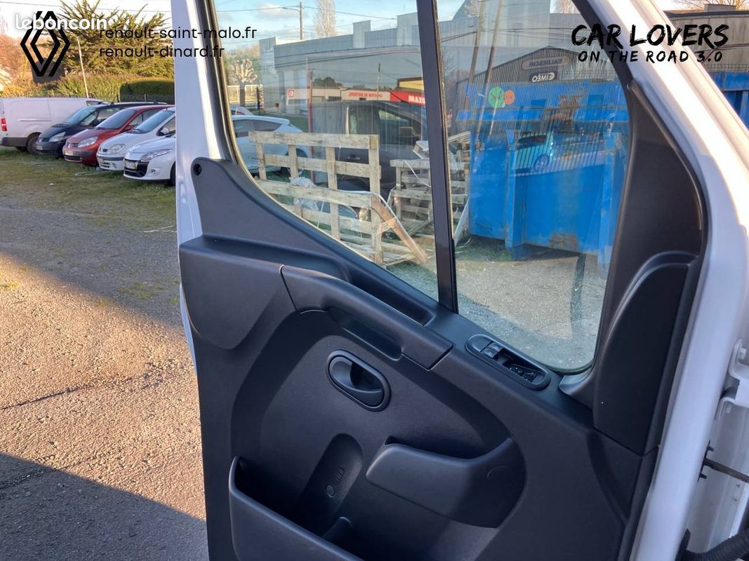 Renault master fgn trac f3500 l2h2 blue dci 135 confort (image 24)