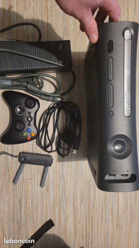 Xbox 360 (image 1)