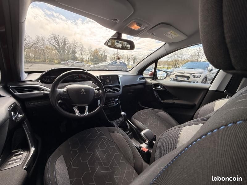Peugeot 2008 1.5 BlueHDi 100 Signature (image 5)