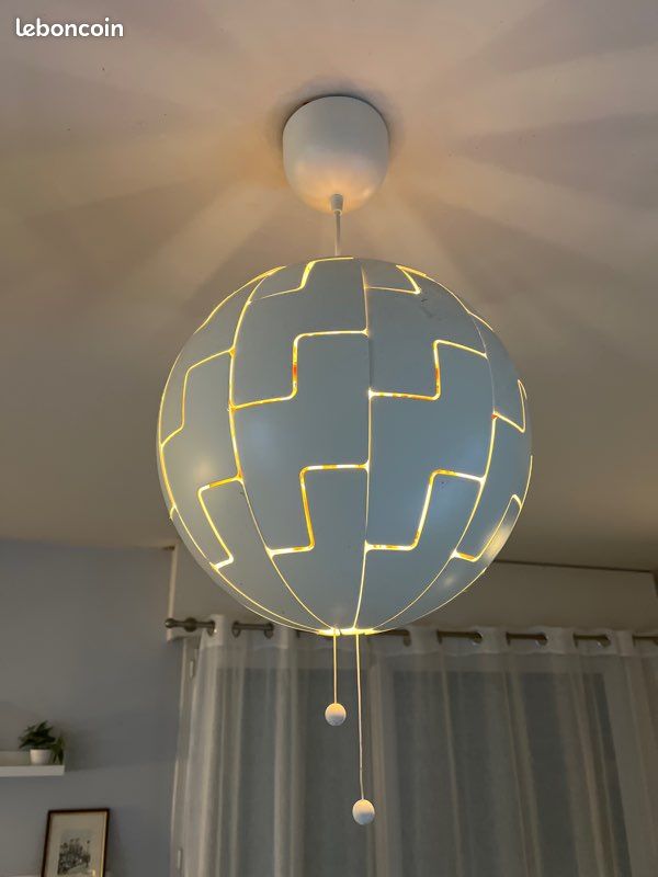 Lustre Design IKEA Par David Wahl - Blanc, Métal, Style Moderne - Occasion En Bon état De Fonctionnement
