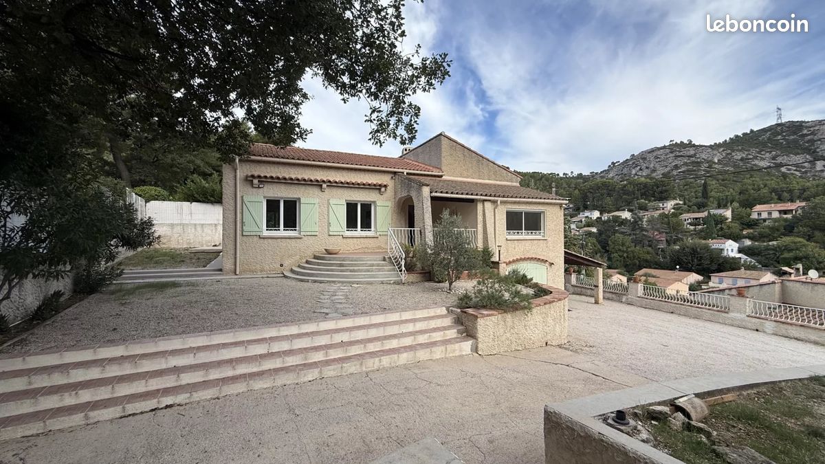 Maison 4 pièces 118 m² · à Roquevaire · 118 m² · 1 620 €/mois