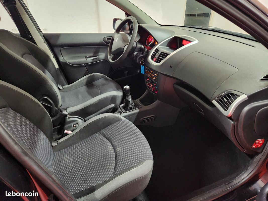 Peugeot 206+ URBAN 1L4 75CH 5 PORTES ESSENCE (image 7)