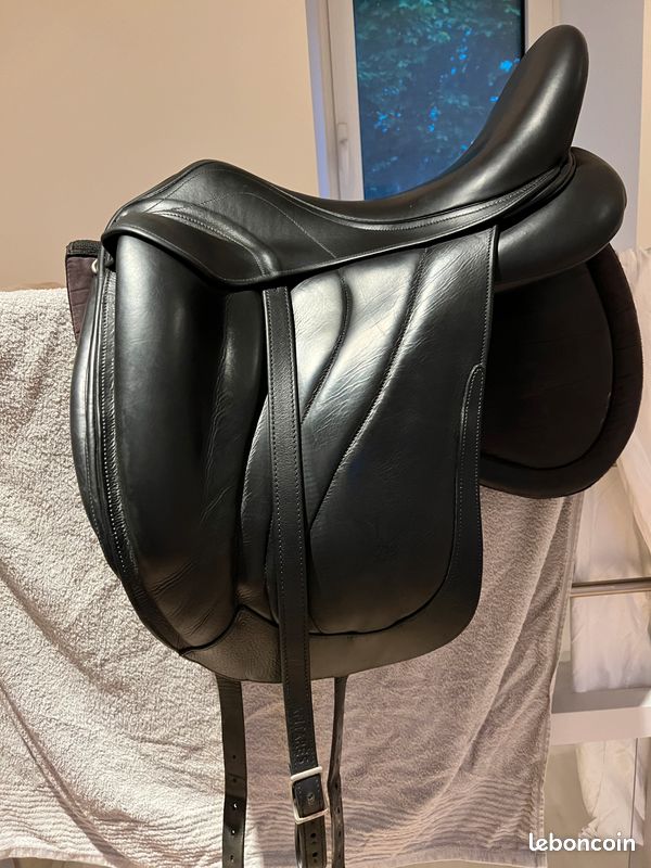 Selle de dressage Antares Concept