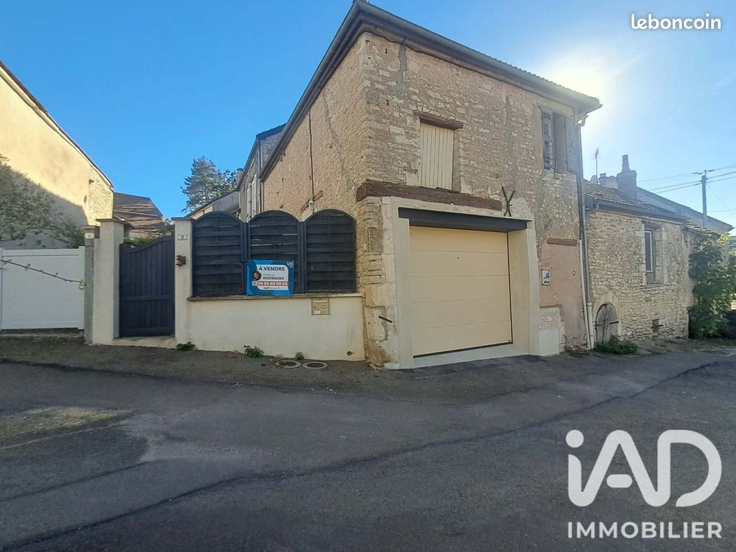 Maison 5 pièces 126 m² · à Courgis · 126 m² · 155 000 €