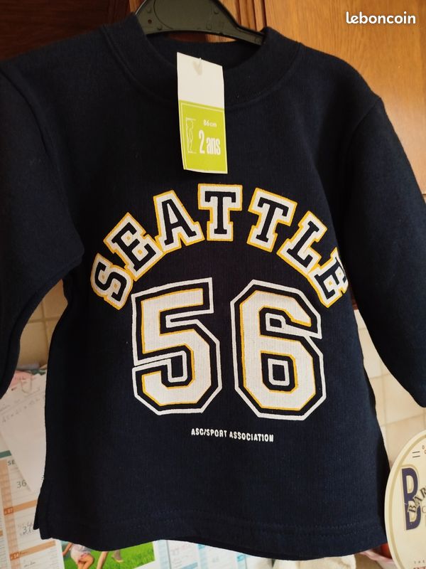 Sweat neuf avec étiquettes âge 2 ans (image 2)