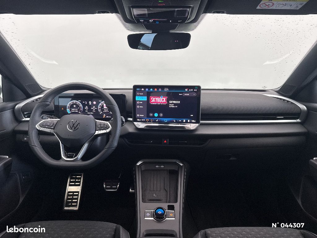 Volkswagen T-Roc 1.5 ETSI EVO2 HYBRID 150CH DSG7 R-LINE ATTELAGE (image 9)