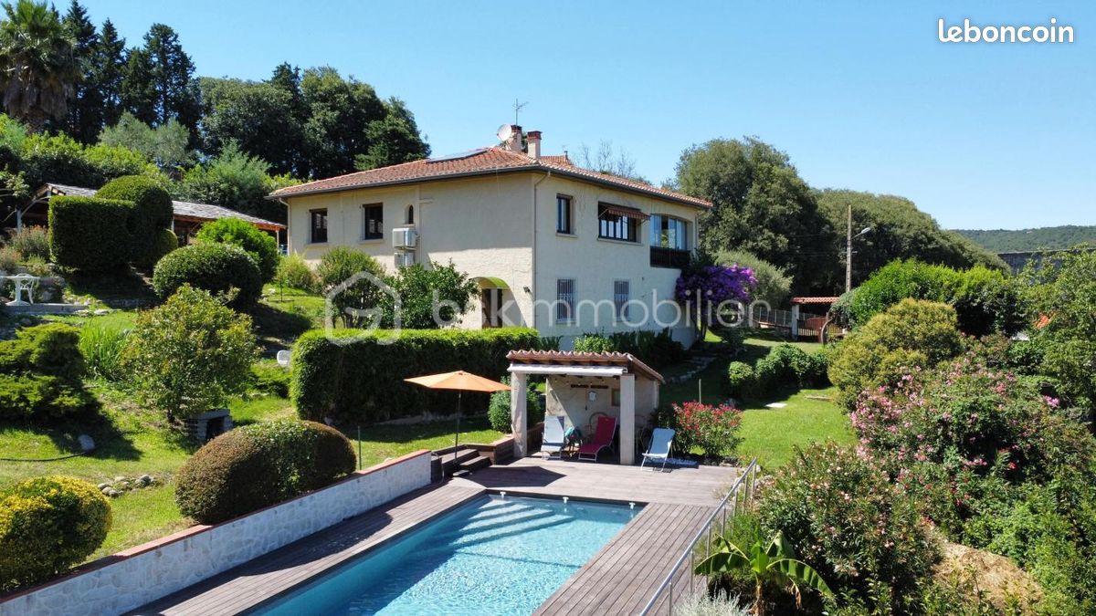 Maison 7 pièces 197 m² · à Céret · 197 m² · 580 000 €