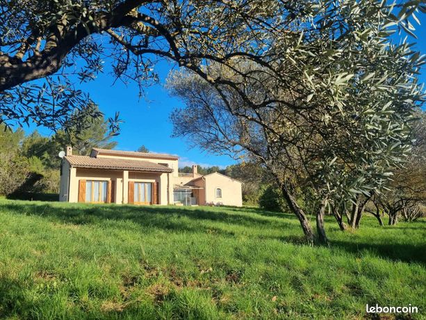 Dans les hauteurs, villa sur 4072 m²