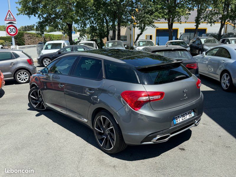Citroën DS5 2.0 200 ch Diesel Hybrid Sport Chic Boîte auto 09/2011 (image 2)