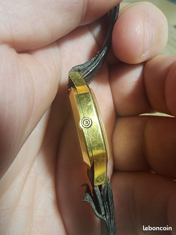 Omega De Ville Quartz vintage or 18k 750 boîtier coussin fonctionnelle (image 12)