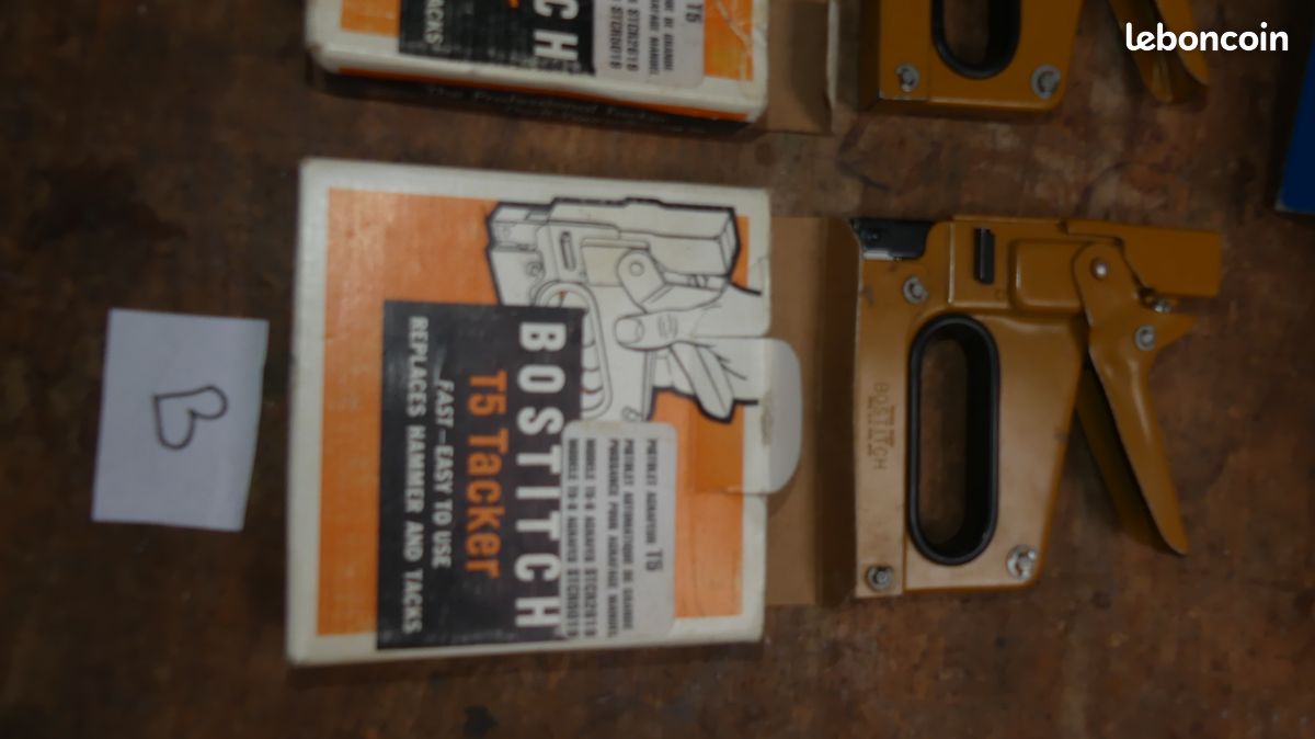Ancien Pistolet Agrafeuse Lourd BOSTITCH T5 - USA, Robuste, Tout Métal