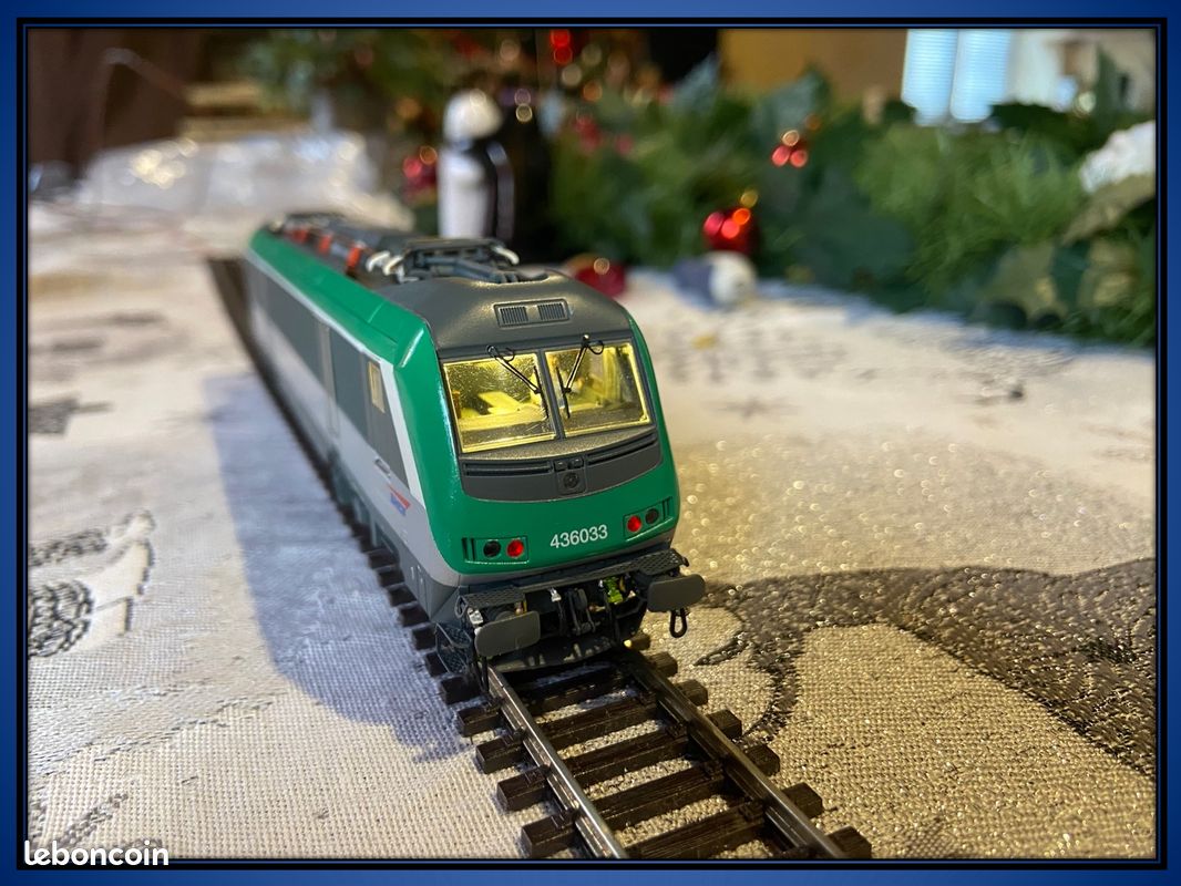 SNCF, Locomotive électrique BB 36012, livrée Rouge Yutz, période V