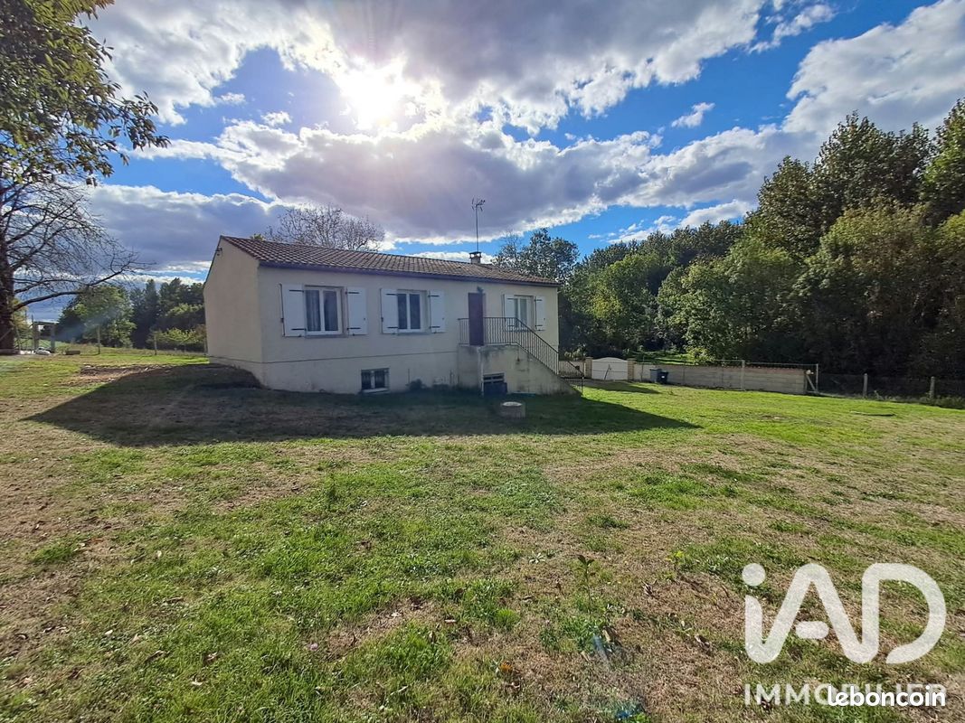 Maison 4 pièces 114 m² · à Montils · 114 m² · 200 000 €