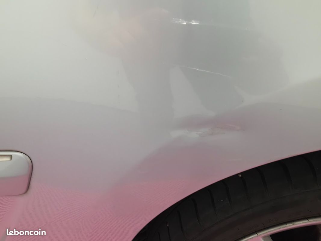 PEUGEOT 207 CC 1.6 HDi 112ch FAP BLUE LION Sport (image 27)