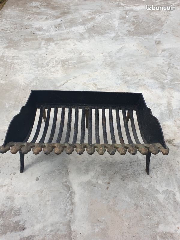 Porte buches en fonte pour cheminée (image 1)