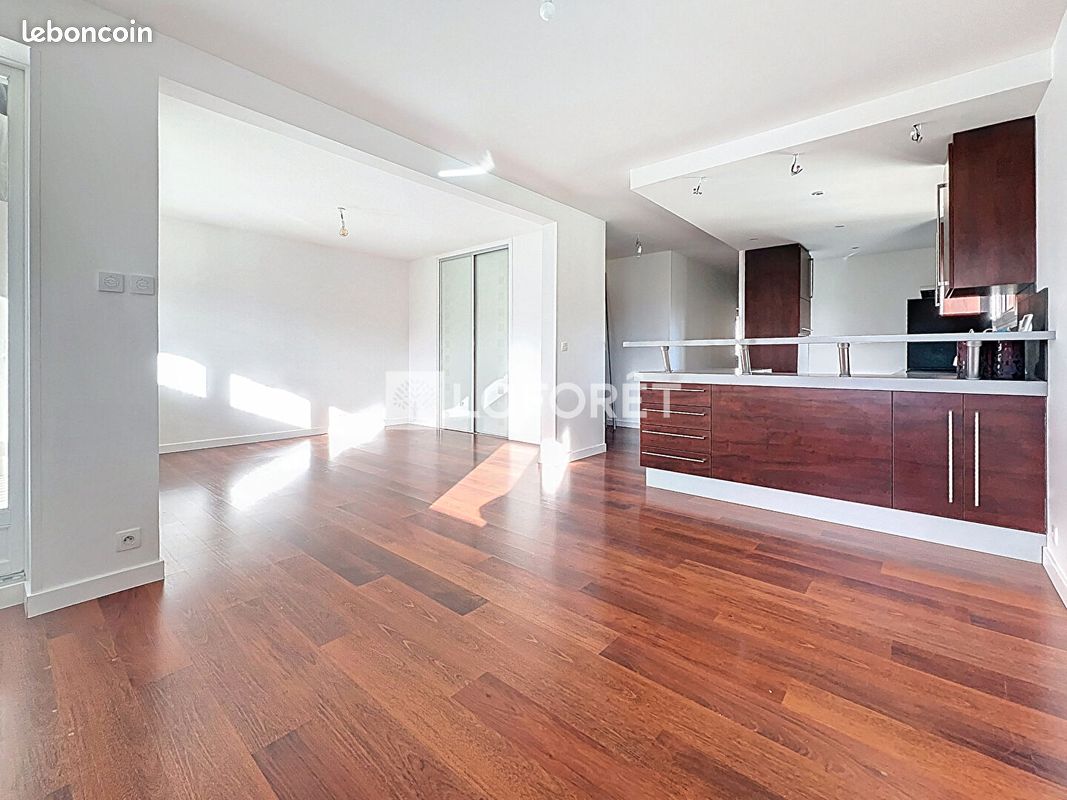 Appartement 4 pièces 85 m² · à Challes-les-Eaux · 85 m² · 1 222 €