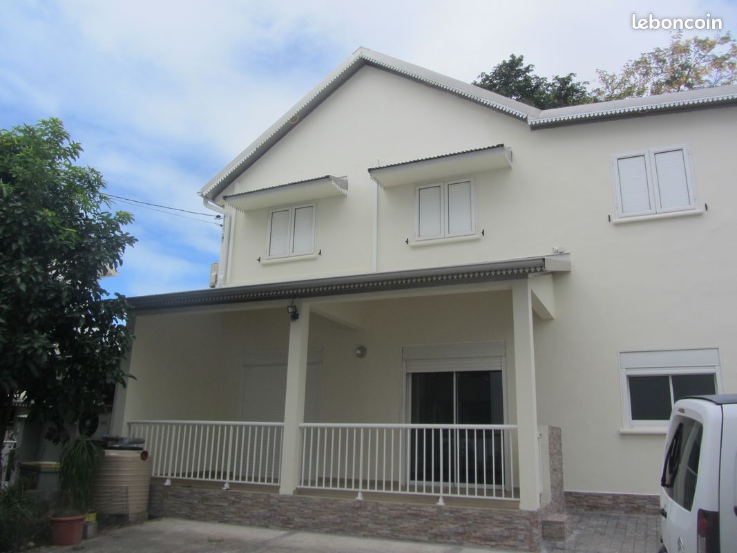 Maison 4 pièces 100 m² · à Saint-Denis · 100 m² · 1 300 €/mois