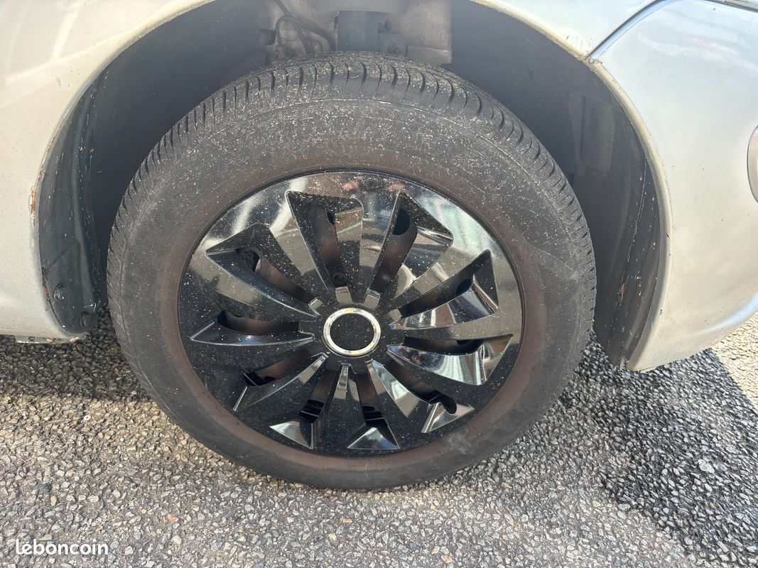 CITROEN C3 C3 1.4i 73ch Tic Tac CLIM/DISTRI NEUVE/PNEUS AR NEUFS (image 27)