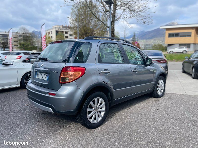 Suzuki SX4 2.0 DDIS 135 GLX 4X4 (image 4)