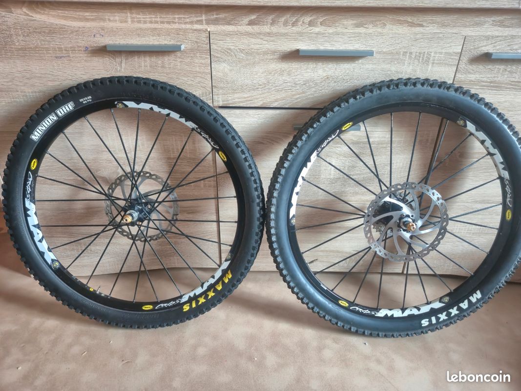 Paire Roues VTT Magnesium 26/27.5 Pouces - Jantes Avant Arrière Freins Disque 6-9 Vitesses