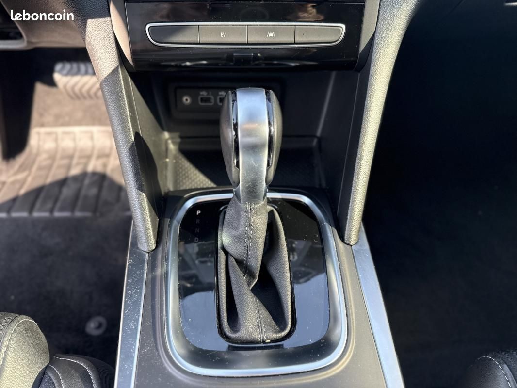 Renault Mégane 4 PHASE 2 1.6 E-TECH PLUG-IN HYBRID 160 TECHNO (image 21)