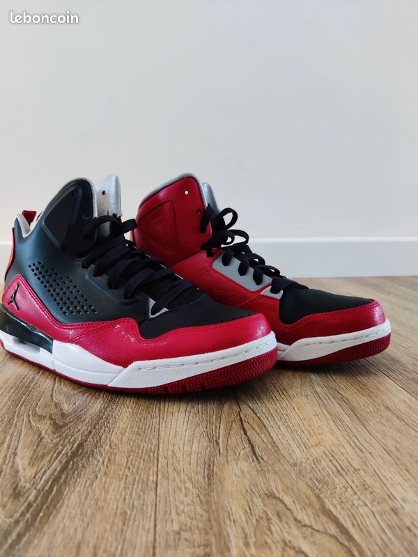 Jordan sc-3 black gym red Chaussures