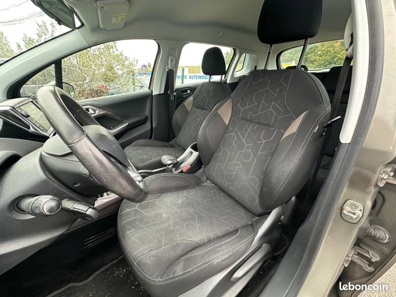Peugeot 2008 1.2 PureTech 82 Active MOTEUR 54000 KMS AVEC FACTURE / DISTRIBUTION FAITE EMBRAYAGE NEUF (image 6)