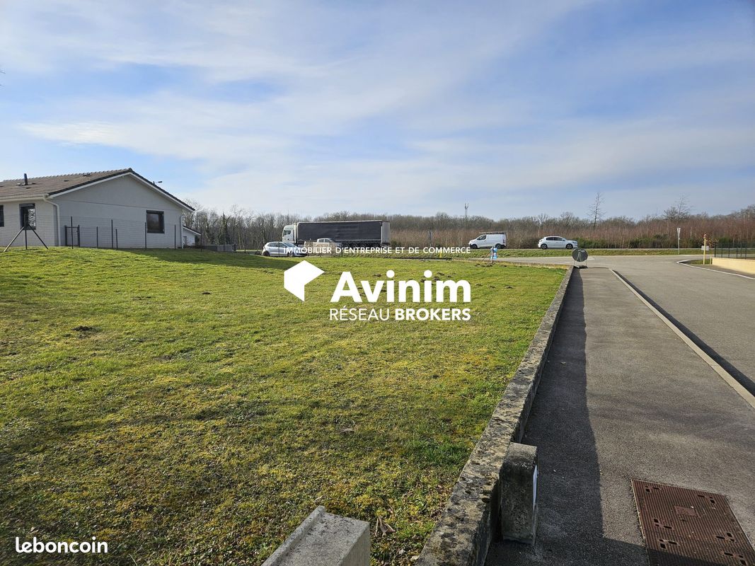 Terrain 823 m² · à Montagnat · 823 m² · 119 500 €