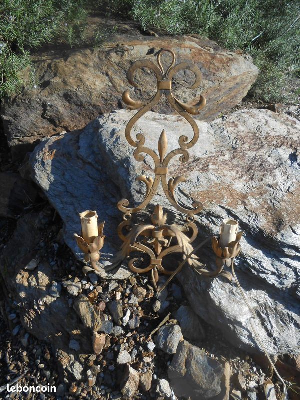 Applique ancienne en métal doré (image 1)