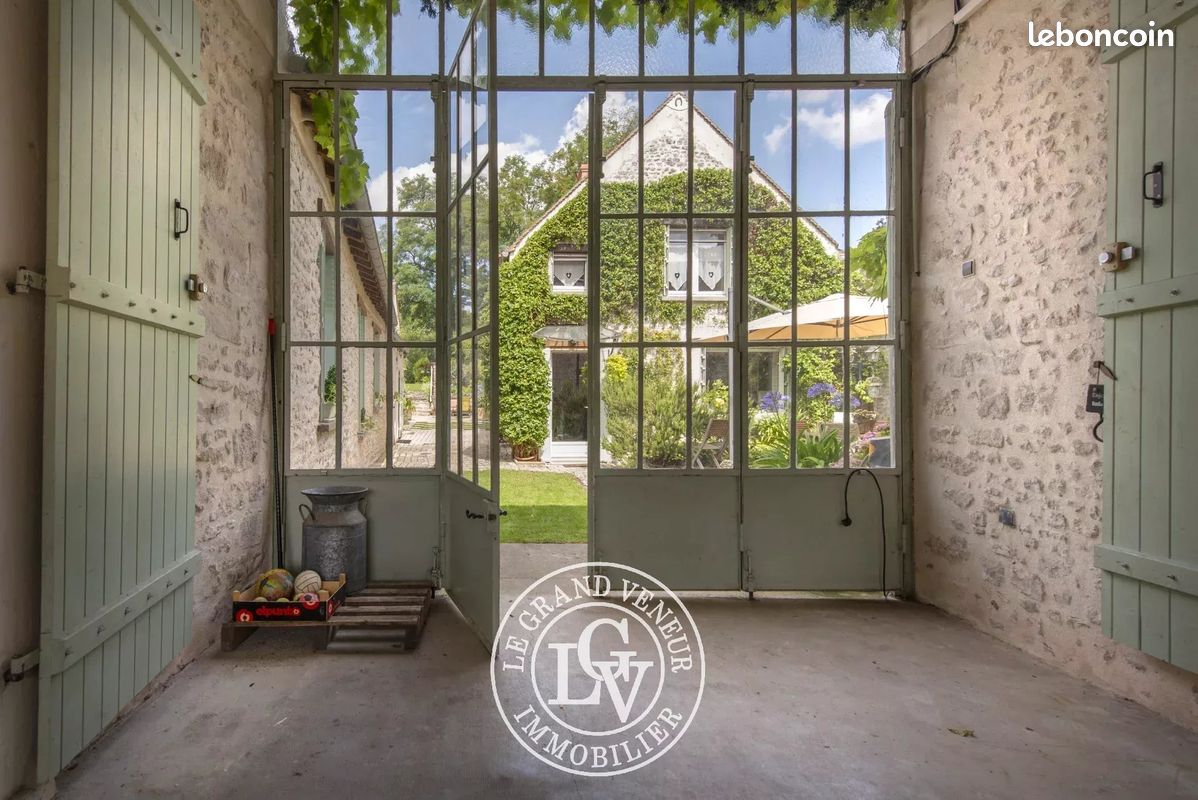 Maison 11 pièces 285 m² · à Fontainebleau · 285 m² · 595 000 €