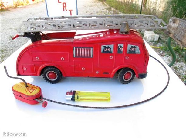 Camion De Pompier Vebe En Tôle – Jouet Grande échelle Années 50 Vintage