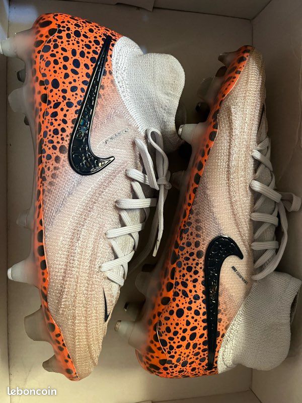Crampon Nike phantom luna 2 (image 1)