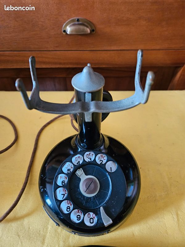 téléphone ancien vintage colonne bois marque Grammont