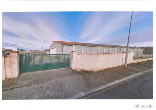 Parking/box 1 pièce 25 m²