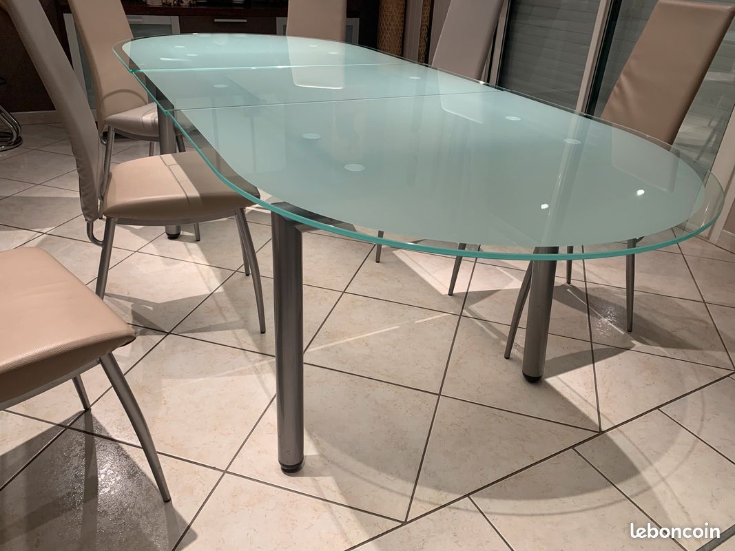 Table en verre (image 1)