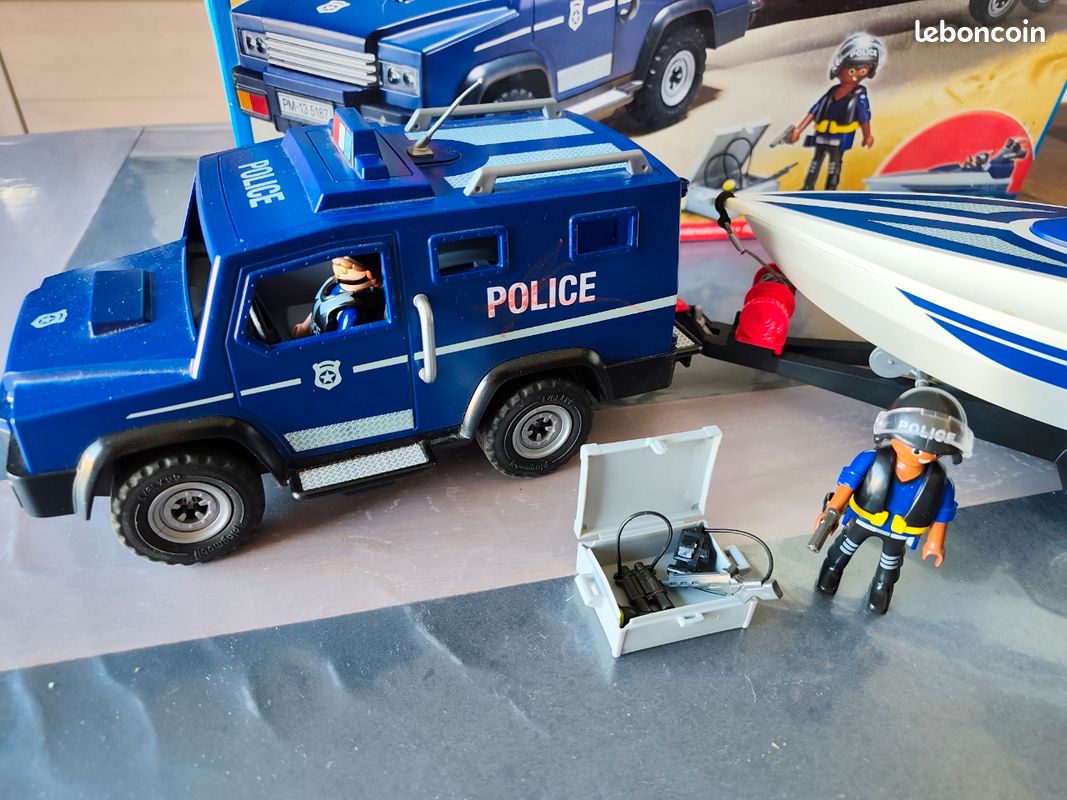 Playmobil City Action : Fourgon et vedette de police 5187 (image 3)