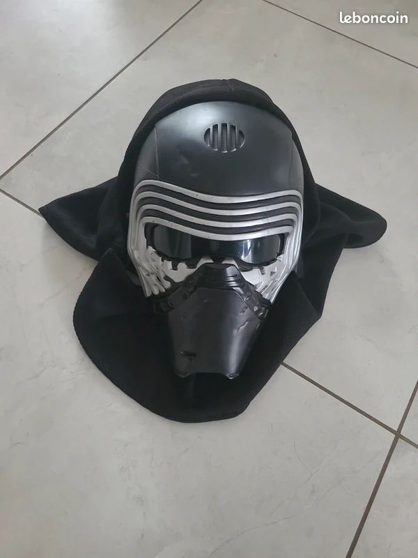 Star Wars Masque Modulateur Vocal Dark Vador - Déguisement Enfant Avec Sons Dès 5 Ans