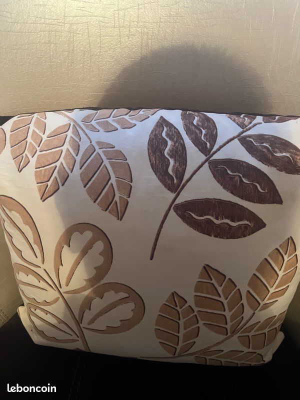 Fauteuil avec coussin (image 4)