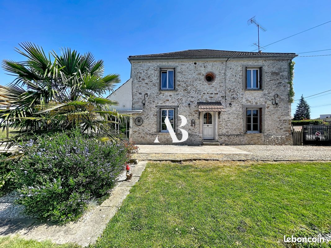 Maison 8 pièces 168 m² · à Nangis · 168 m² · 262 000 €