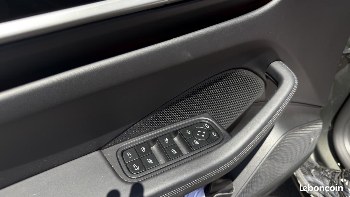 PORSCHE MACAN 4 - 100% Electric - 408 CH - Autonomie 611 km (image 12)