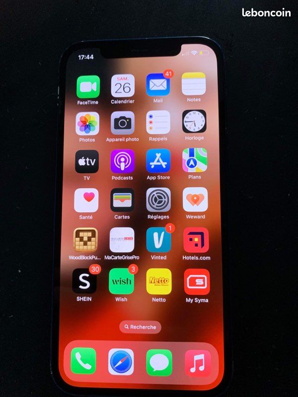 IPhone 12 (image 1)