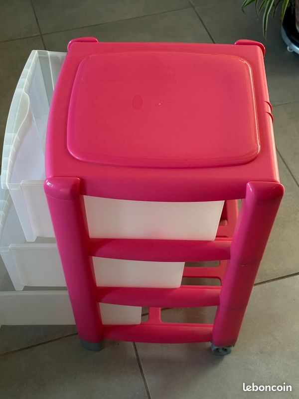 Rangement plastique rose roulant (image 3)