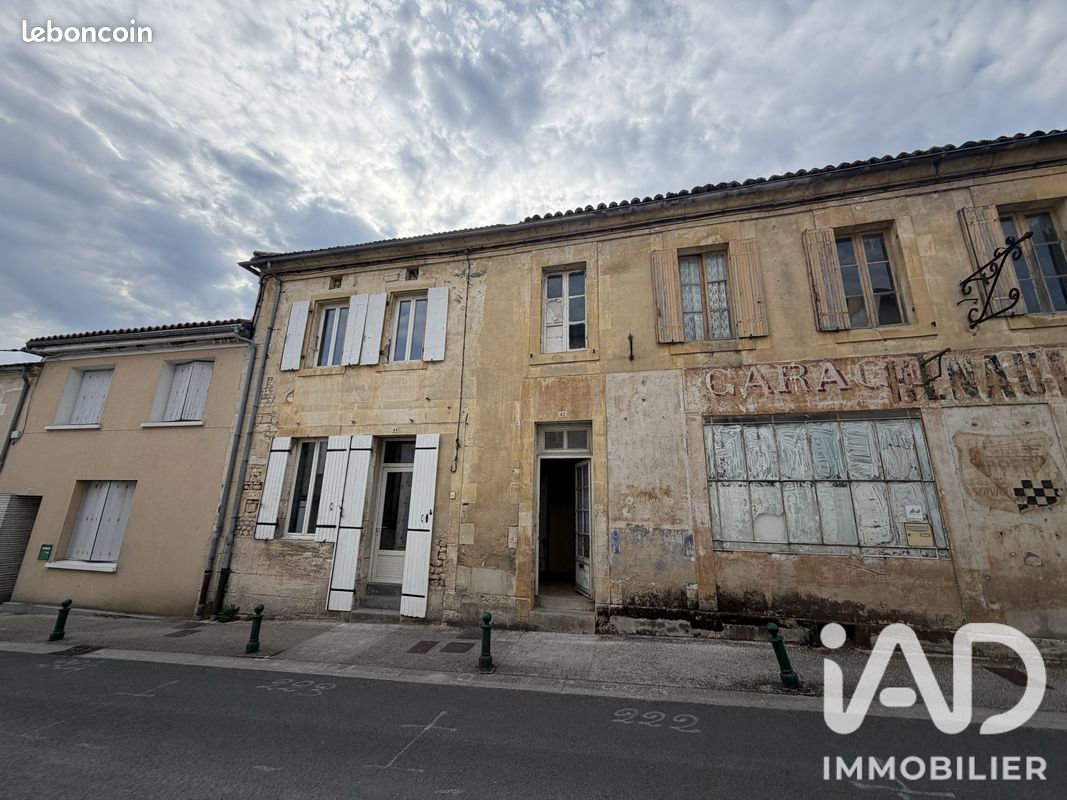Maison 4 pièces 108 m² · à Baignes-Sainte-Radegonde · 108 m² · 65 000 €